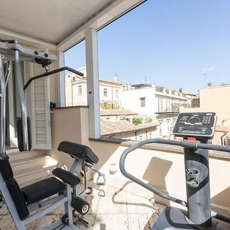 Amazing 3 Levels Penthouse Piazza Venezia Roma