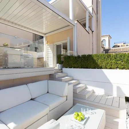 Amazing 3 Levels Penthouse Piazza Venezia 아파트 *